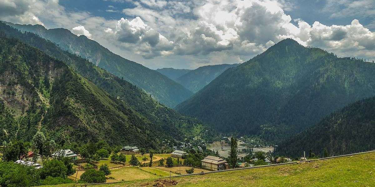Women of Azad Kashmir: Voices from the Mountains
