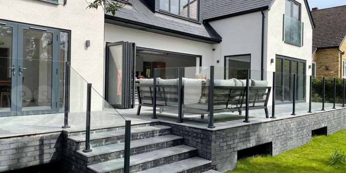 Innovations in Glass Balustrades: A Modern Approach to Safety and Aesthetics