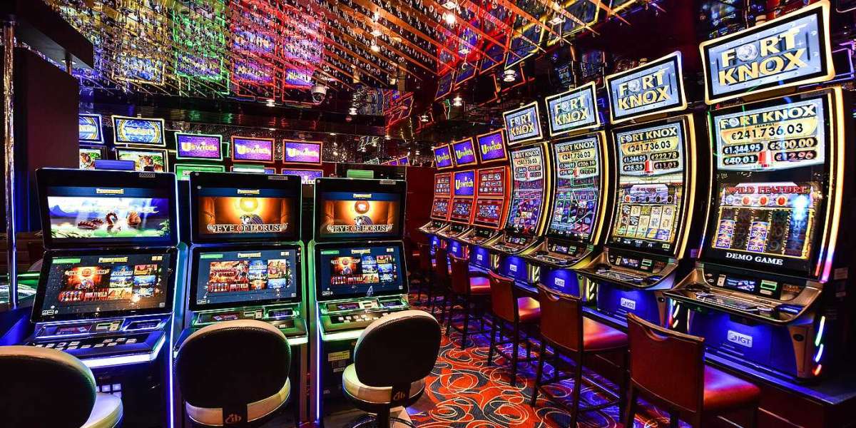 Le Differenze tra Poker Online e Gioco dal Vivo
